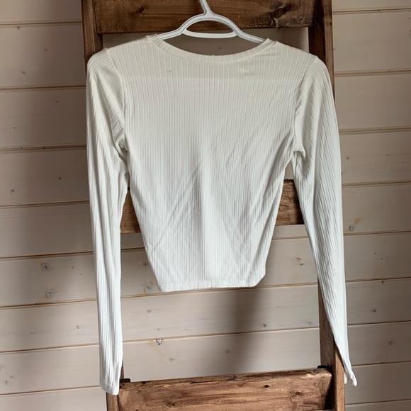 Garage crop top - Picture 2 of 2